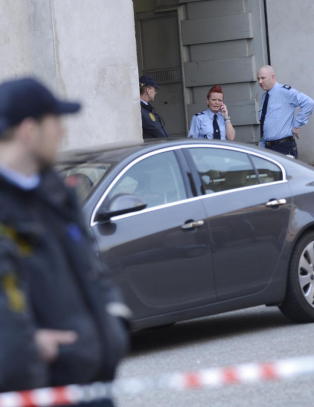 Fange holder gissel midt i K�benhavn