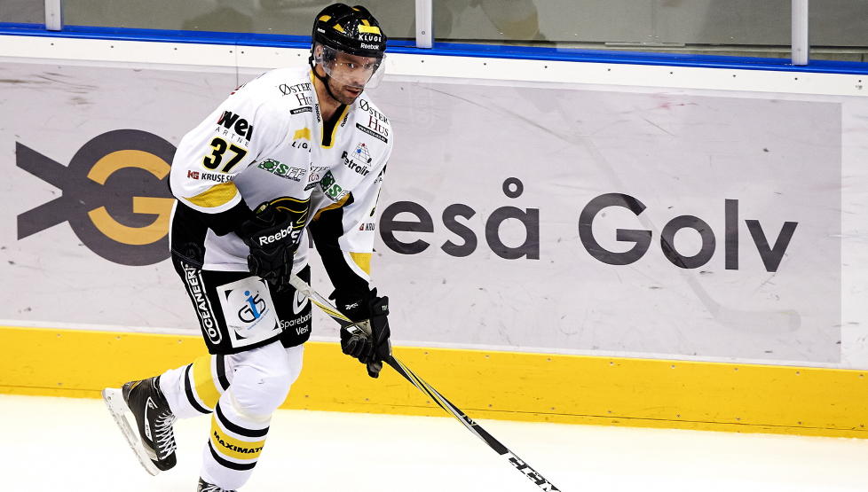 LEGGER OPP: Stavanger Oilers' Tore Vikingstad.
Foto: Kent Skibstad / NTB scanpix