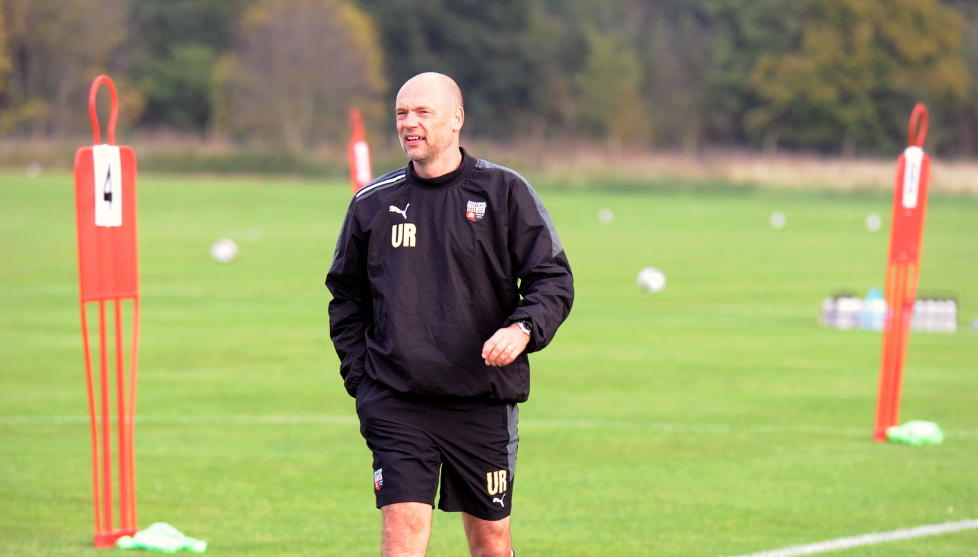 GIR SEG ALDRI: Uwe R�slers Brentford nekter � tape. I g�r tok de ett poeng i en kamp hvor tre spillere ble utvist. Foto: Keith Hammett