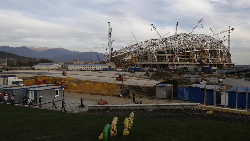 SNART OL: Olympic Park i Sotsji begynner � ta form. N� �ker russerne sikkerheten f�r OL neste �r etter g�rsdagens Boston-bomber.
Foto: Jon Eeg / NTB Scanpix