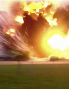 - Pappa, v�r s� snill � f� oss bort herfra!