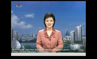 Malerisk: Tv-publikumet f�r h�re at fienden flyter i ormeslim.