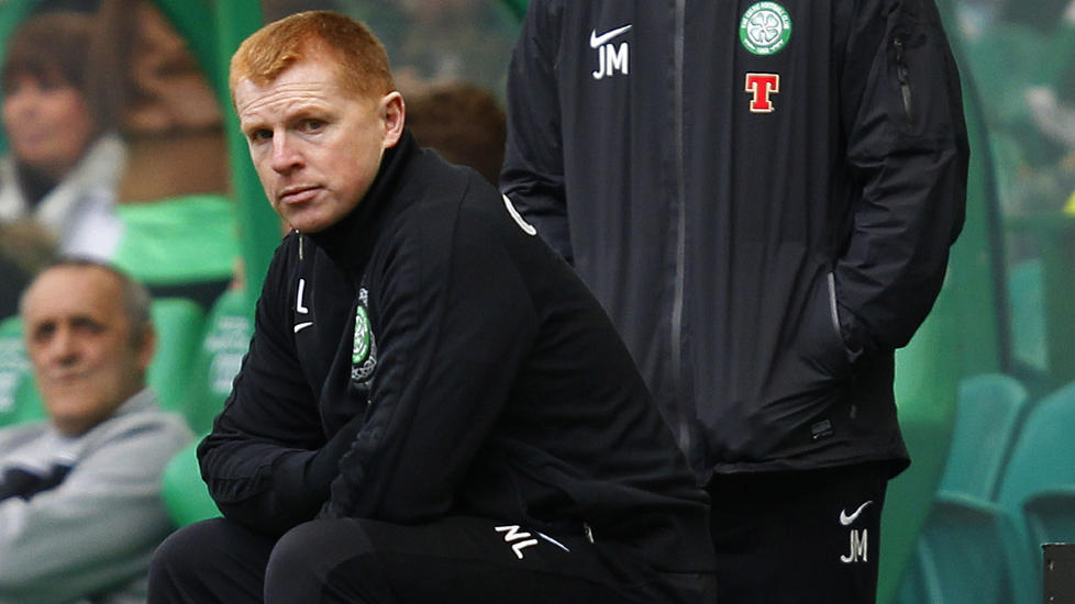 M� P� TRIBUNEN: Celtic-manager Neil Lennon har blitt utestengt i tre kamper etter stygg ordbruk i kampen mot St. Mirren. Foto: REUTERS/David Moir / NTB Scanpix