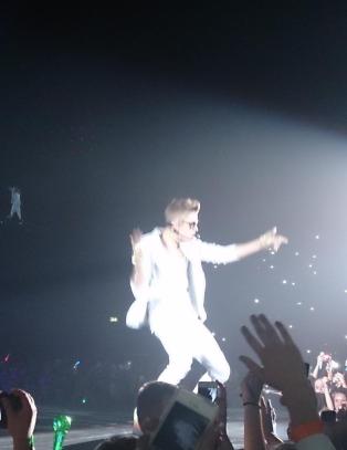 Fansen er like ville etter Justin for tredje dag p� rad