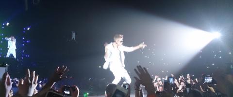 Fansen er like ville etter Justin for tredje dag p� rad