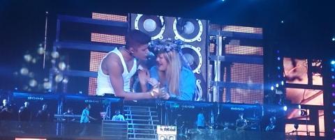 - Han sa han ville ta med meg hjem, og s� spurte han om jeg hadde det bra