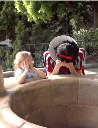 Her oppfyller Sn�hvit Alyssas (4) aller st�rste �nske