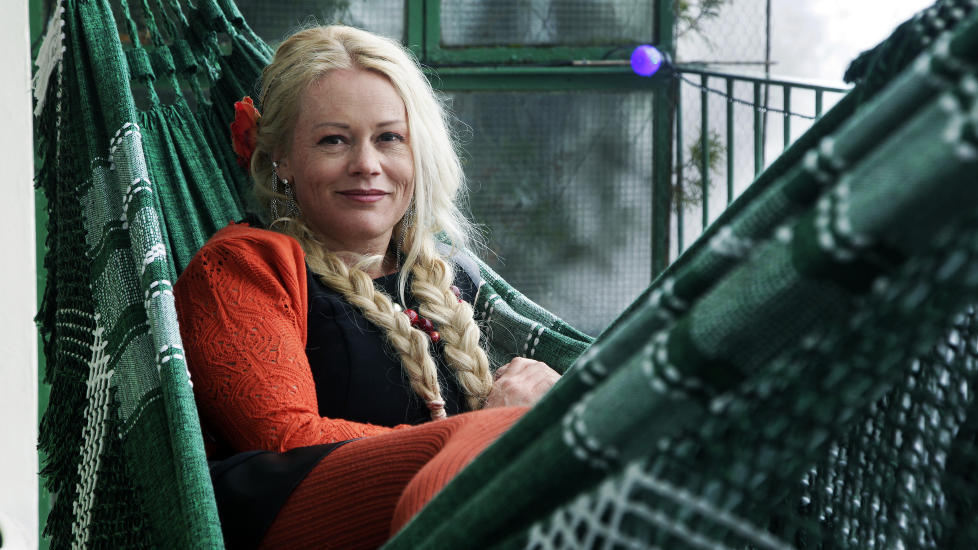 Leken type: Unni Wilhelmsen (41) bor i Voksenlia i Oslo, i et fantastisk rekkehus med utsikt, sammen med kattene Purre og Pippen. Foto: Steinar Buholm