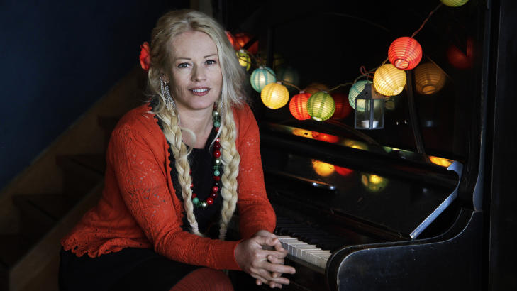 Jazztakter: Det er ti �r siden hun ble sin egen platedirekt�r med eget selskap. N� har hun gitt ut ei jazzinspirert plate, selv om hun tidligere har sagt at hun ikke liker jaazz. Foto: Steinar Buholm