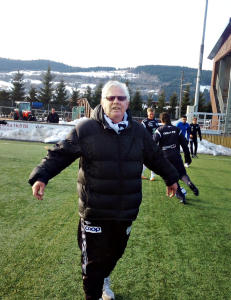 Nils Arne Eggen flytter lokaloppgj�r p� grunn av Rosenborg