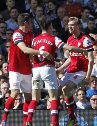 Arsenal satte press p� Chelsea og Spurs