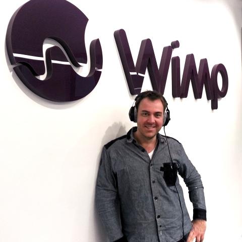 SKRUR NED: Produktutvikler P�l Br�telund i Wimp leder str�mmetjenestens lydprosjekt. Fra h�sten kommer muligheten for brukerne til � velge utjevning av lydstyrke. Foto: WIMP