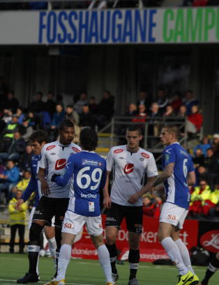 - For meg er det ikke r�dt kort i det hele tatt