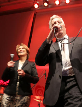 Hør Sigbjørn Johnsen og Grete Faremo synge duett