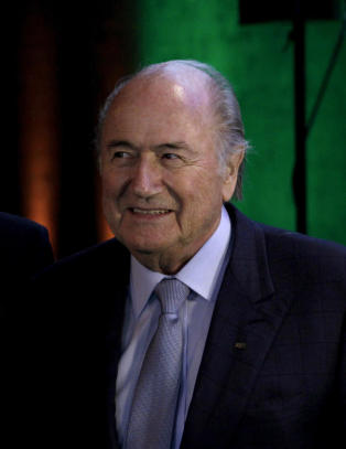 Blatter �trakk seg� som FIFA-president p� Twitter