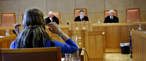 Jenta (17) orket ikke å utdype innholdet i «kjærlighets-smsen»