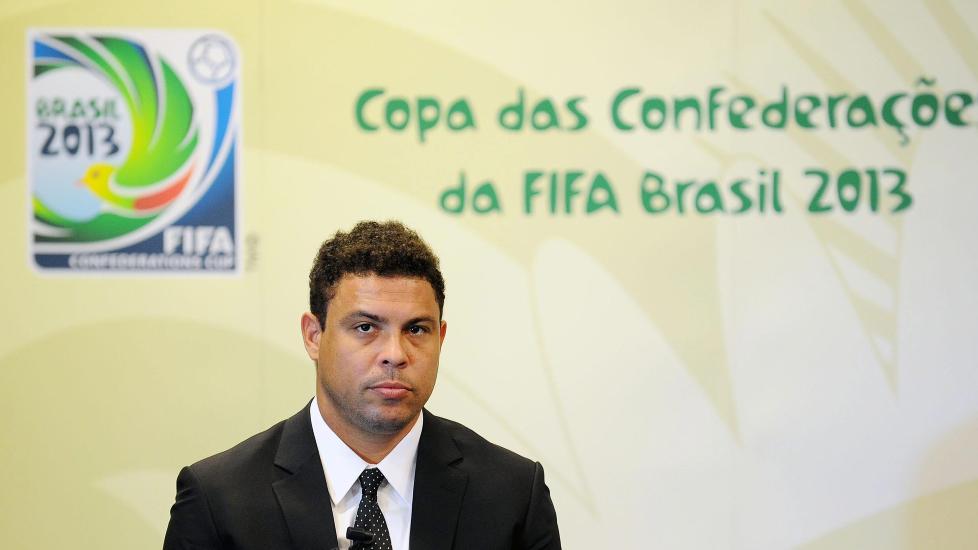 VM-AMBASSAD�R Tidligere Brasil-stjerne Ronaldo er hyret inn av Fifa for � skape blest om sommerens pr�ve-VM og neste sommers VM i Brasil. Foto: EPA/ALESSANDRO DI MARCO