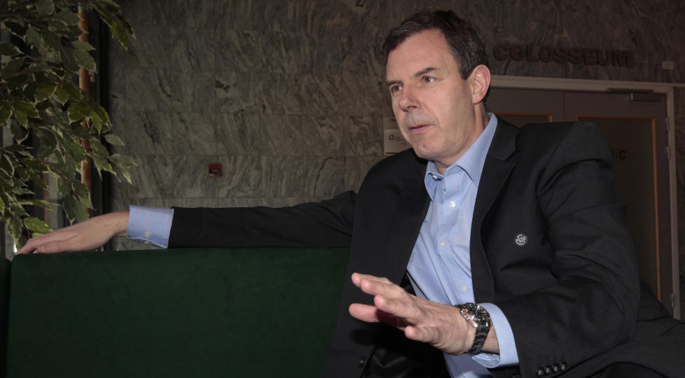 VURDERER DOMMERNE: Dommersjef Rune Pedersen vil se p� dommersituasjonen etter forrige helgs dommerkontroversen i Tippeligaen. 
Foto: Morten Holm / Scanpix