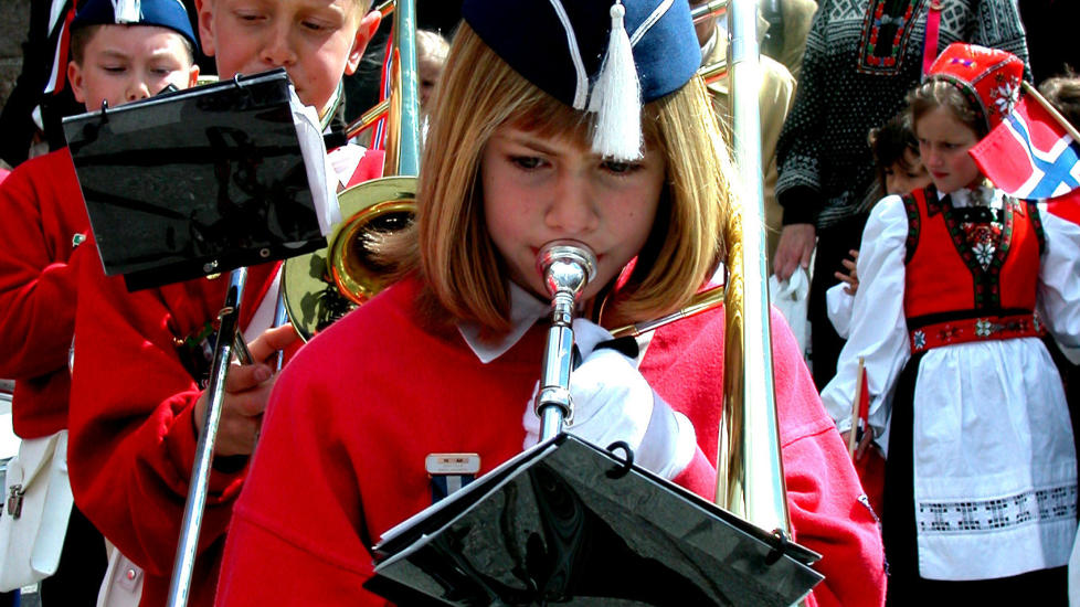 MER ENN 17. mai: �Er det ikke utrolig at den st�rste kulturaktiviteten i Norge m� ta til takke med � spille i idrettshaller og gymsaler?� sp�r artikkelforfatteren. Foto: Berit Keilen / NTB Scanpix