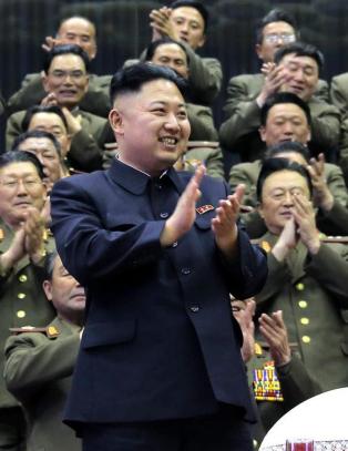 Nord-Korea krever � bli med i �atombombeklubb�
