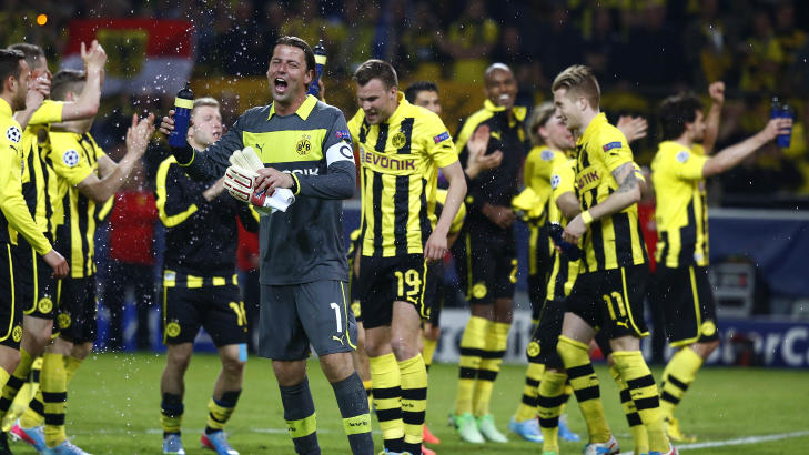 JUBEL: Skikkelige jubelscener etter storseieren. Foto: REUTERS/Kai Pfaffenbach