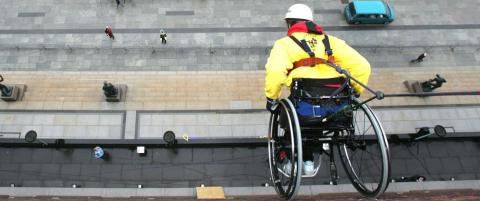 - Jeg f�r en baksmell p� hundretusener