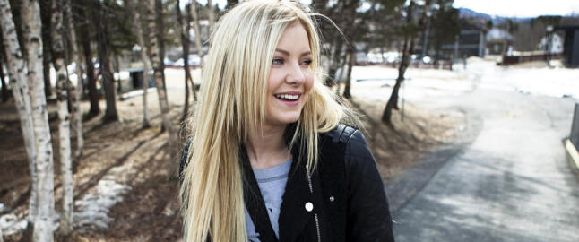 - Det har blitt en del foresp�rsler om date, middag, kino og alt mulig.