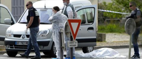 Mann (19) med Kalasjnikov-gev�r skj�t p� tilfeldige i fransk sm�by