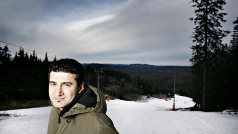 REGISS�REN: Hisham Zamans �F�r sn�en faller� er skutt i fire ulike land. Foto: Frank Karlsen