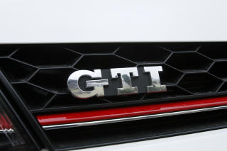 EGEN KLASSE: GTI-emblemet har gitt navn til en egen biklasse.Foto: TORMOD BRENNA