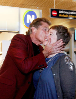 Hasselhoff «klinte» til med tilfeldig jente