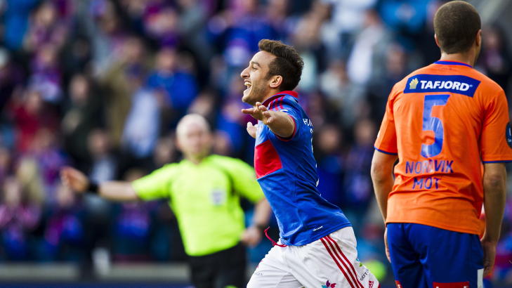 SCORET: Mohammed Fellah fikk kreditert den f�rste scoringen for V�lerenga. Til slutt vant Oslo-laget 2-1 over Aalesund. Foto: Vegard Gr�tt / NTB scanpix