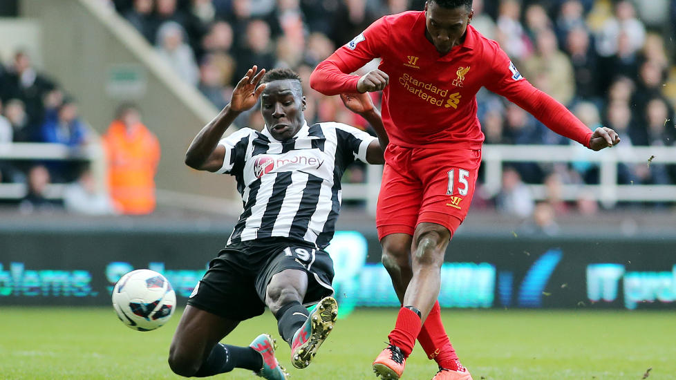 TOM�LSSCORER: Liverpool hadde ingen problemer med � kj�re over Newcastle i kveld, selv ikke uten Luis Su�rez. Daniel Sturridge (bildet) scoret to m�l. Her setter han sitt f�rste. Foto: AP/Scott Heppell