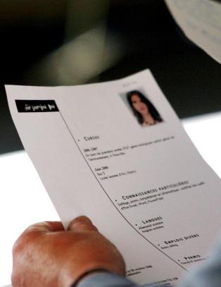 Hver femte jobbs�ker jukser med CV eller vitnem�l