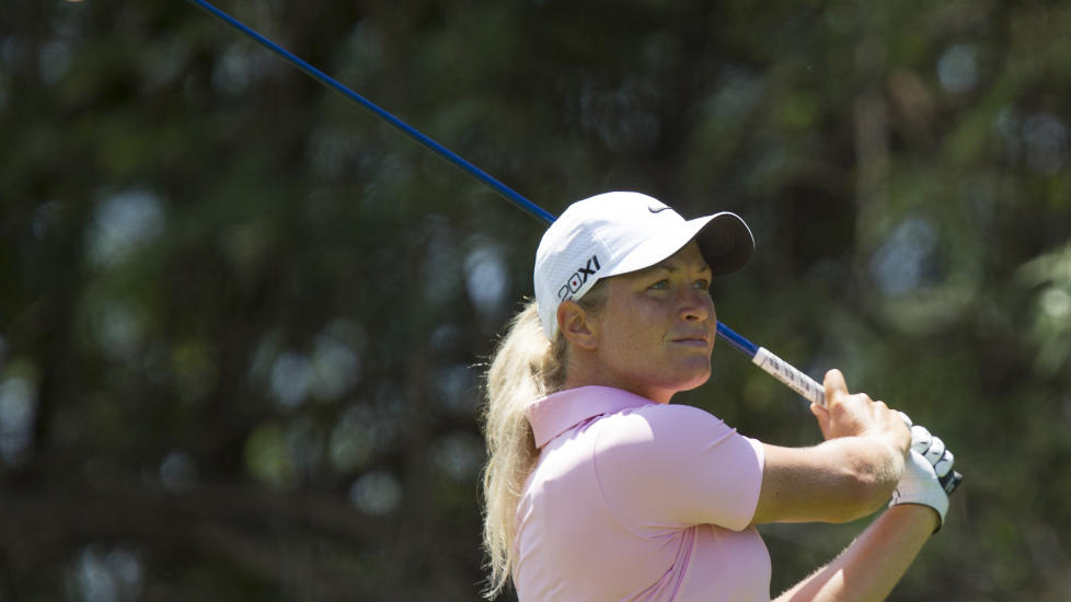 JEVNT I TEXAS: Suzann Pettersen har bare tre slag fram til spillerne p� 2. plass f�r den siste dagen i Texas. Foto: AP Photo/Eugene Tanner/NTB scanpix