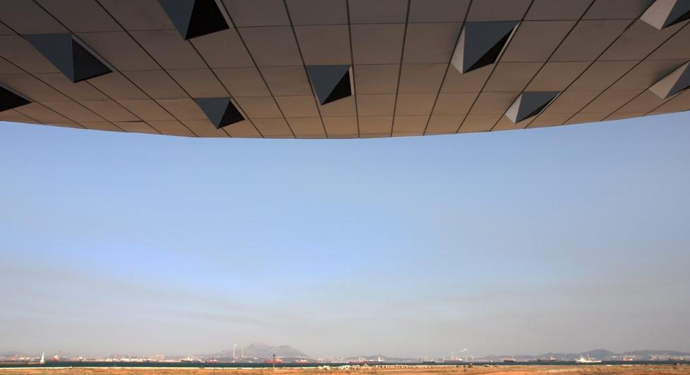 FREMTIDEN LANDER: Utkragingen p� konferansesenteret stikker noen steder 40 meter ut. FOTO: Cristiano Bianchi