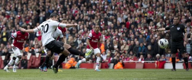 Rotet bort ballen så Arsenal scoret, fikk gult kort og straffet eksklubben