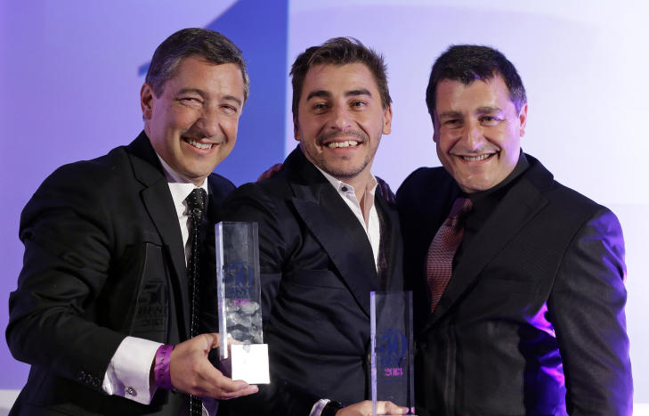 P� TOPPEN: De tre br�drene bak El Celler de Can Roca i spanske Girona kan glede seg over � trone �verst p� lista over verdens beste restauranter. F.v. Joan, Jordi og Josep. Foto: LEFTERIS PITARKIS / AP / NTB SCANPIX