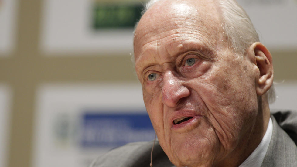  ANKLAGET:  Tidligere FIFA-president, Joao Havelange, trekker seg som �respresident med umiddelbar virkning. Foto: AP Photo / Felipe Dana / NTB Scanpix