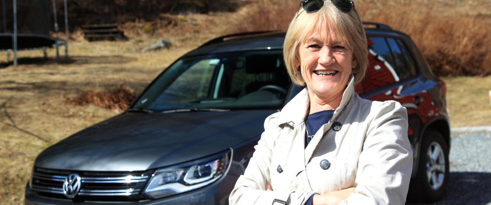 N� er jentene p� SUV-kj�ret