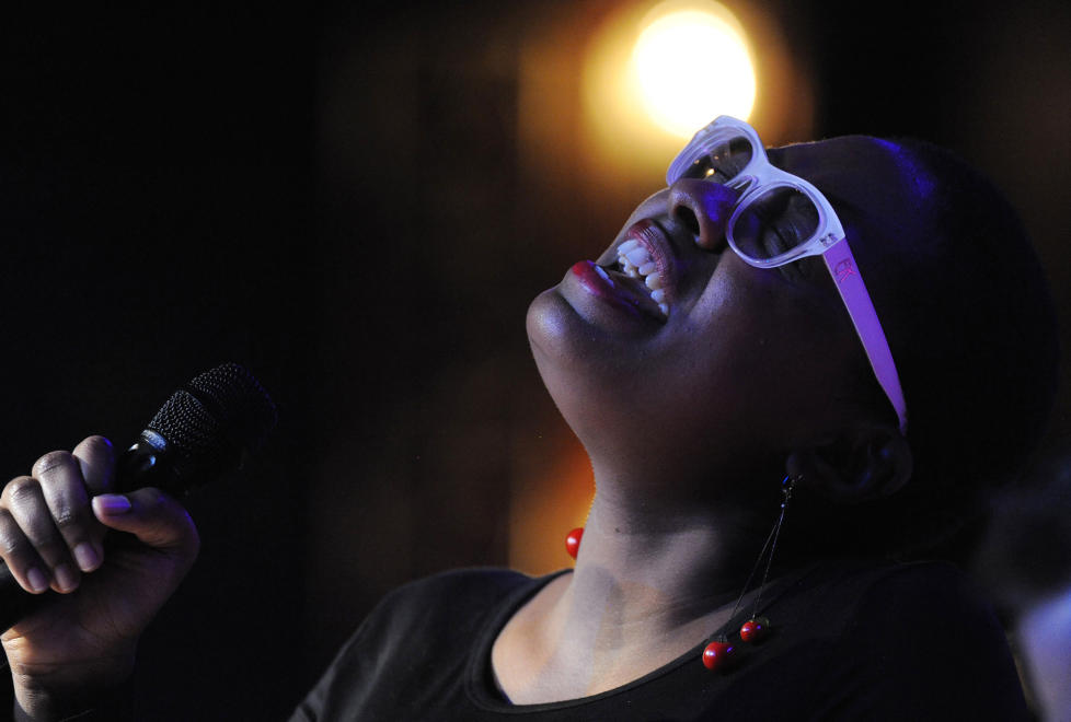 STJERNESKUDD: C�cile McLorin Salvant omtales som en kommende superstjerne, og albumet �Woman Child� r�per at hun er en sanger med eksepsjonelle kvaliteter. PRESSEFOTO: J.R.