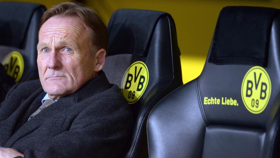  NERV�S:  Klubbdirekt�r Hans-Joachim Watzke m�tte i g�r l�se seg inn p� toalettet under de siste minuttene av kampen mto Real Madrid. - Jeg var redd for at hjertet ikke skulle klare mer, forteller han til UEFA. Foto: EPA / FEDERICO GAMBARINI / NTB Scanpix
