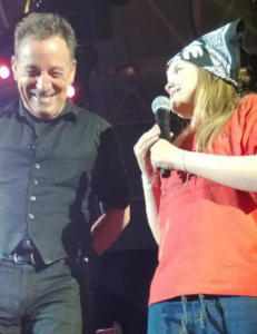 Maria (10) fikk synge med Bruce Springsteen