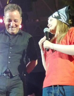 Maria (10) fikk synge med Bruce Springsteen