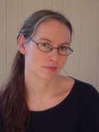 NY STEMME: Tross prisbel�nt debutroman, er Cecilie Treimo (f. 1976) et ukjent navn for mange. Det b�r det bli en slutt p� etter �rets roman �Sommerhuset.�