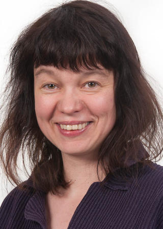 DELES I TO: Aina Westrheim Ravna, F�rsteamanuensis ved avdeling for medisinsk biologi ved Universitetet i Troms, mener at man kan dele opp forelskelsen i to deler; den man kjenner i startfasen og den som gj�r at vi �nsker � dele livet med en partner. Foto: BJ�RN K�RE IVERSEN.