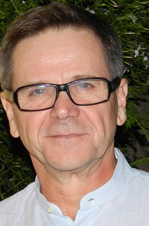 S�VNEKSPERT: Gonzalo Pin Arboledas, barnelege ved s�vnavdelingen p� sykehuset i Valencia, Spania mener det spiller liten rolle n�r barna legger seg, s� lenge de f�r nok s�vn i l�pet av d�gnet.   Foto: Sjur Frimand-Anda