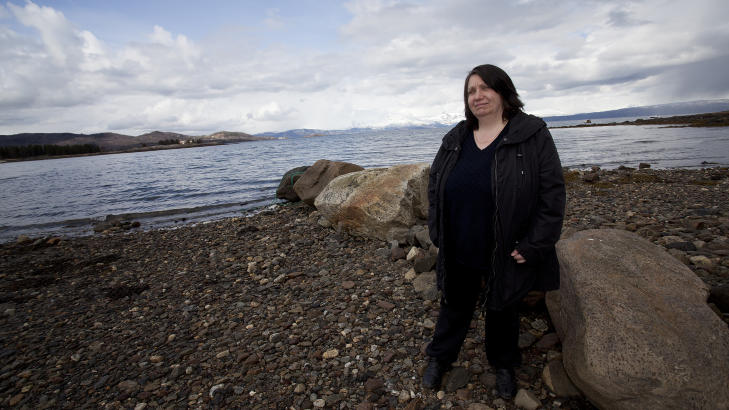 SAVNER BROREN: Gunn-Karin Lorentsen (54) beskriver sin d�de bror, Ivar Kjell Granberg (64), som en familiekj�r mann. Han var sv�rt opptatt av sine onkelunger, s�sken og tanter. Foto: Vidar Dons Lindrupsen/Nordlys