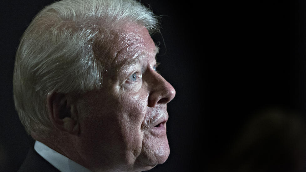 VETERAN MOT VETERAN: Frp-gr�nder Carl I. Hagen reagerer sterkt p� synspunktene til H�yres superpensjonist og tidligere statsminister K�re Willoch. Foto: Torbj�rn Berg / Dagbladet