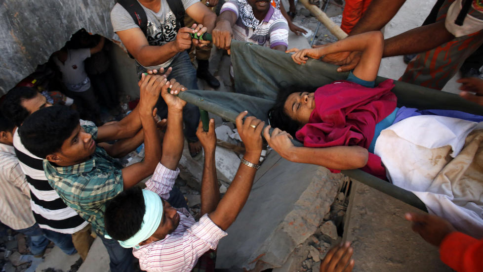 HER JOBBET 3000 MENNESKER: Rundt 3.000 mennesker arbeidet i fem tekstilfabrikker i bygningen i Savar n�r Dhaka da den raste sammen 24. april. Til sammen er 501 mennesker funnet i ruinene, og 2.437 mennesker berget ut i live, if�lge h�ren, som koordinerer redningsarbeidet. Foto: REUTERS/ANDREW BIRAJ/NTB SCANPIX